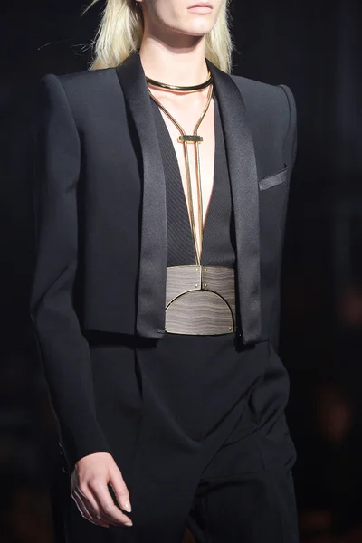 Look 1